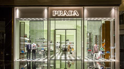 stores that sell prada